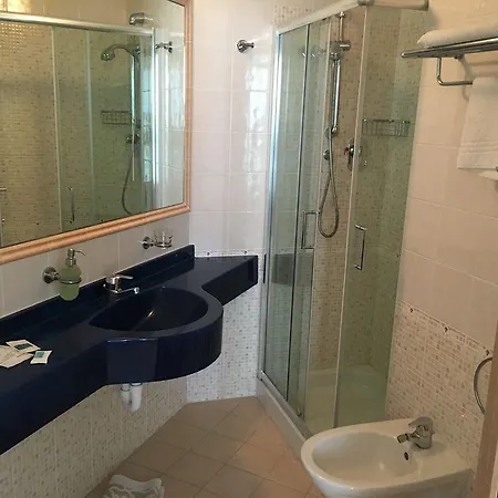 فندق Excelsior 3*